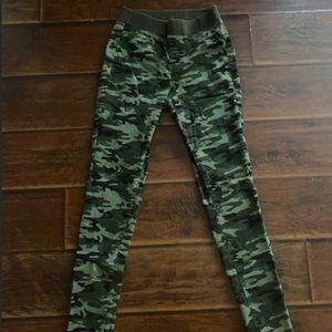 Girls Camo Jeggings